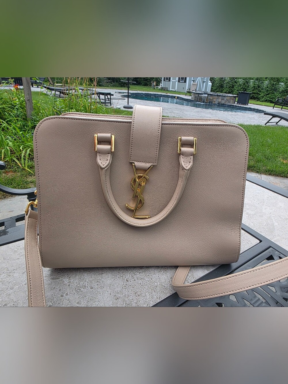 Pre-loved authentic YSL Cabas Baby Monogram Saint Laurent Beige Bag